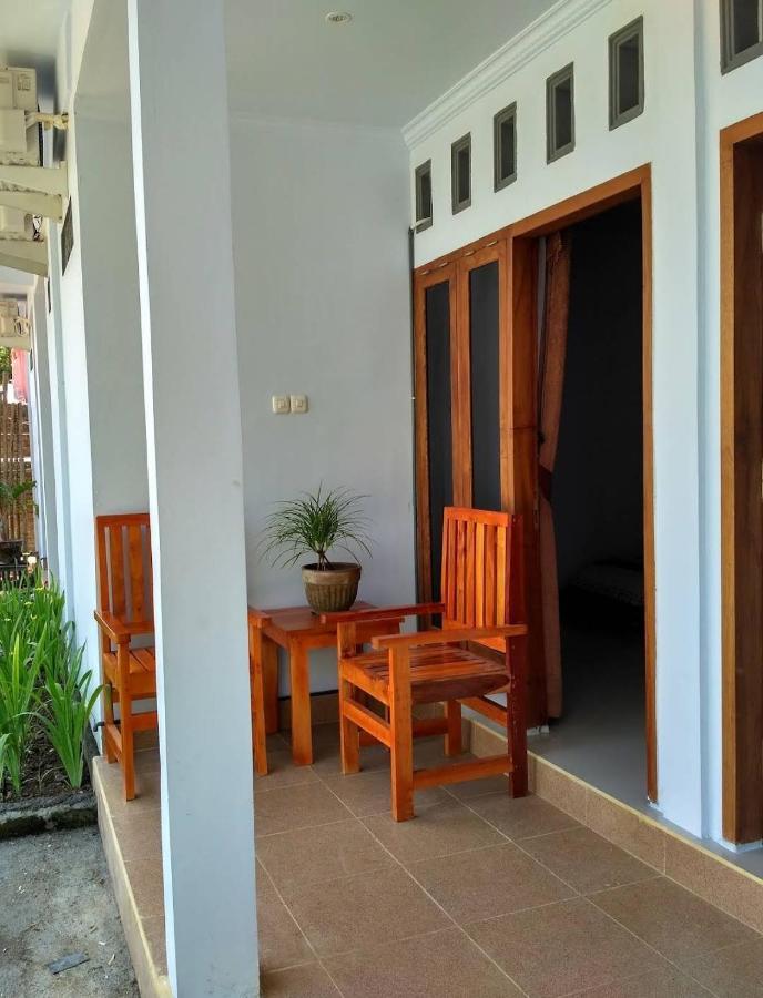 Merendeng Hostel Kuta Kuta  エクステリア 写真
