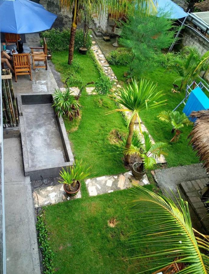 Merendeng Hostel Kuta Kuta  エクステリア 写真