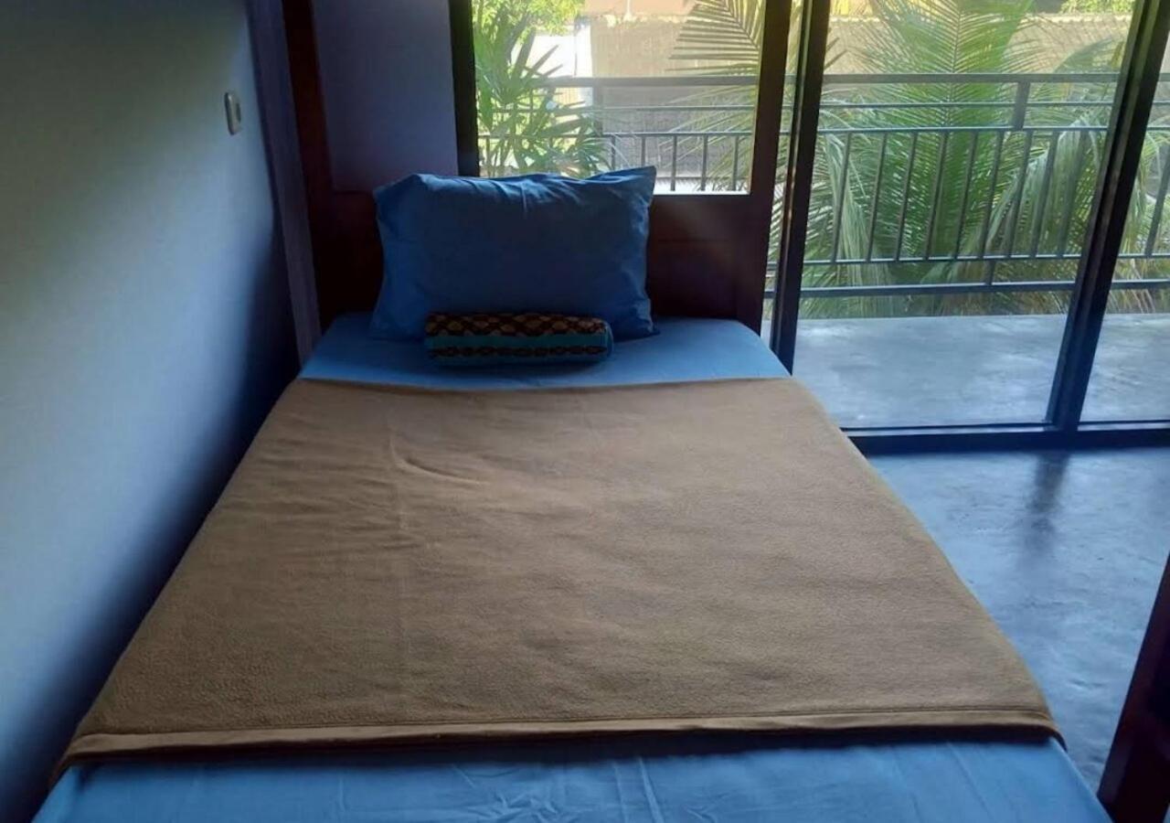 Merendeng Hostel Kuta Kuta  エクステリア 写真