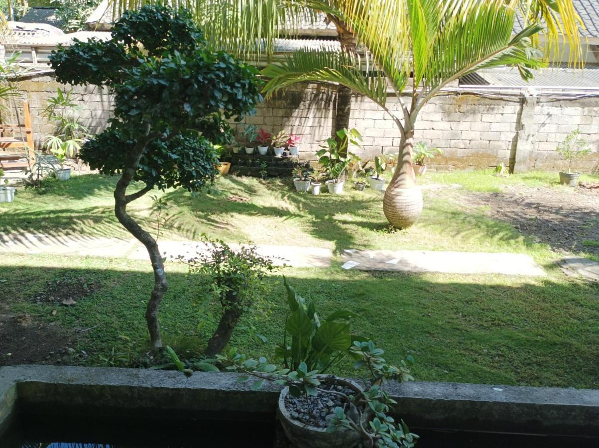 Merendeng Hostel Kuta Kuta  エクステリア 写真
