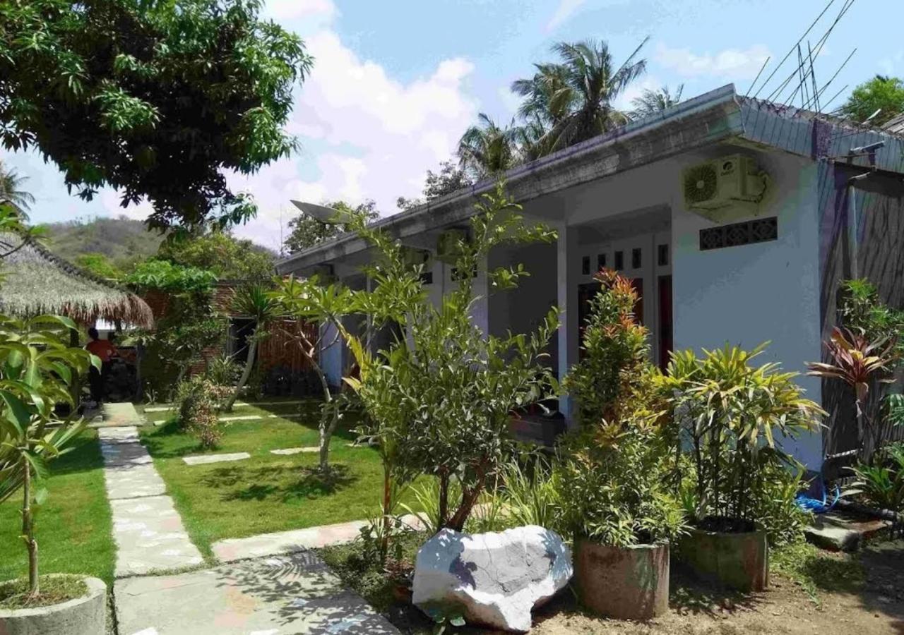 Merendeng Hostel Kuta Kuta  エクステリア 写真