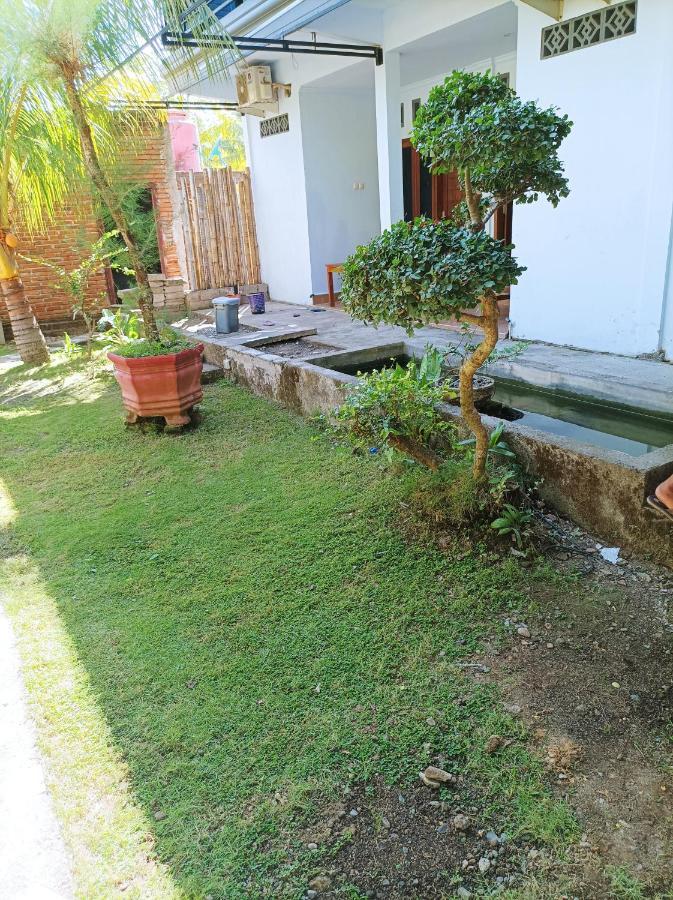 Merendeng Hostel Kuta Kuta  エクステリア 写真