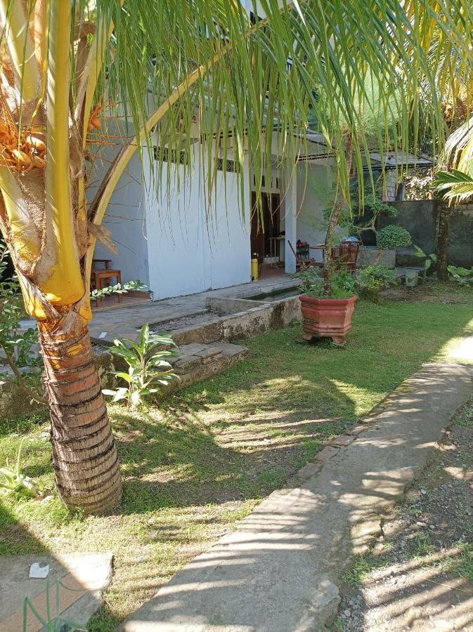 Merendeng Hostel Kuta Kuta  エクステリア 写真