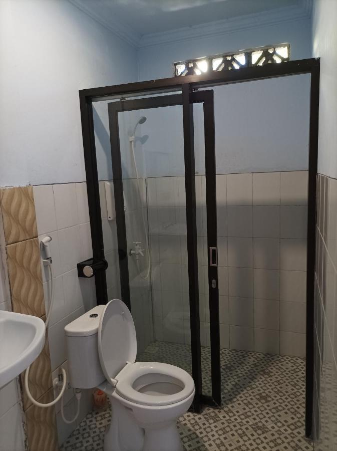 Merendeng Hostel Kuta Kuta  エクステリア 写真