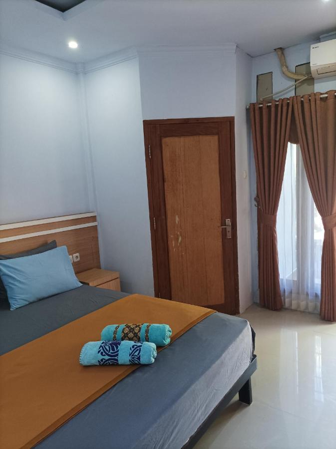 Merendeng Hostel Kuta Kuta  エクステリア 写真