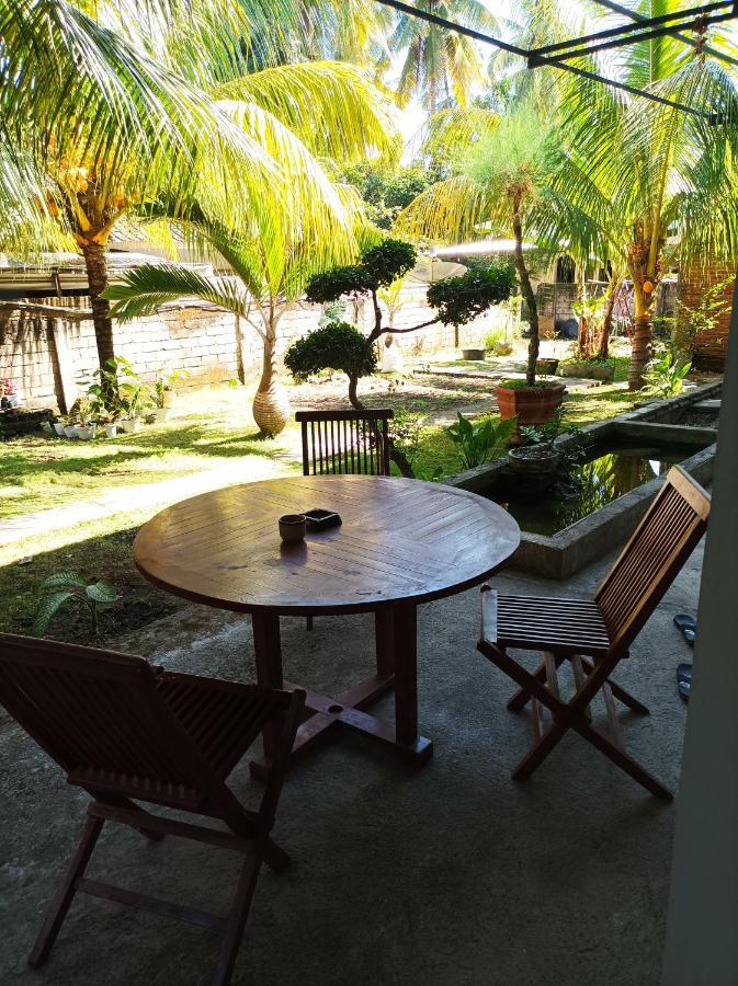 Merendeng Hostel Kuta Kuta  エクステリア 写真
