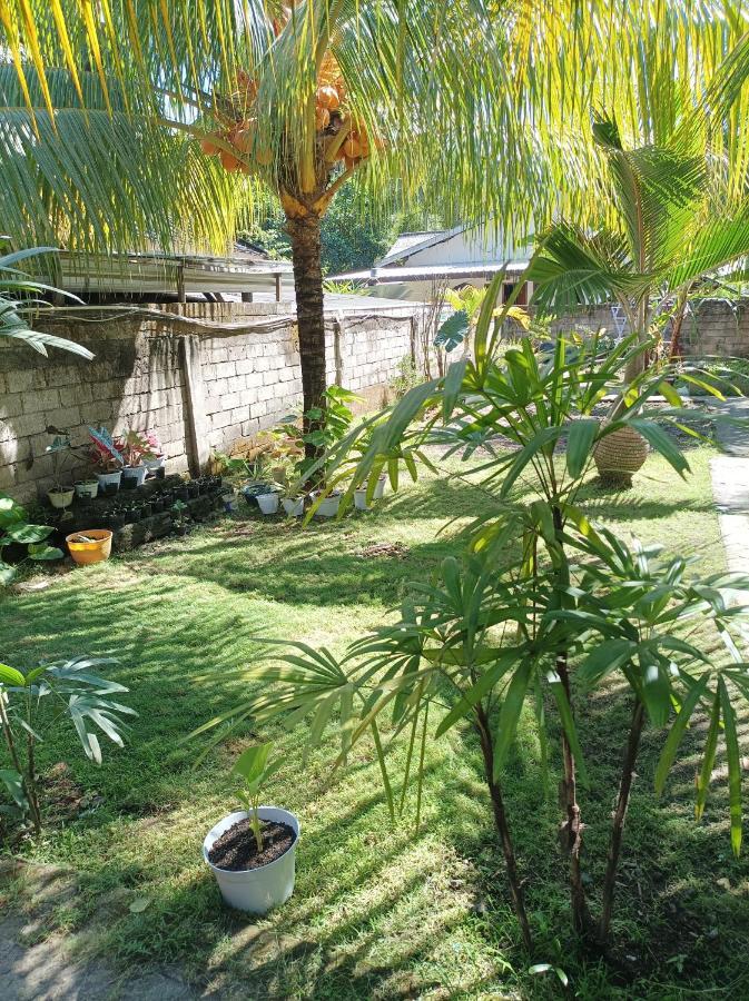 Merendeng Hostel Kuta Kuta  エクステリア 写真