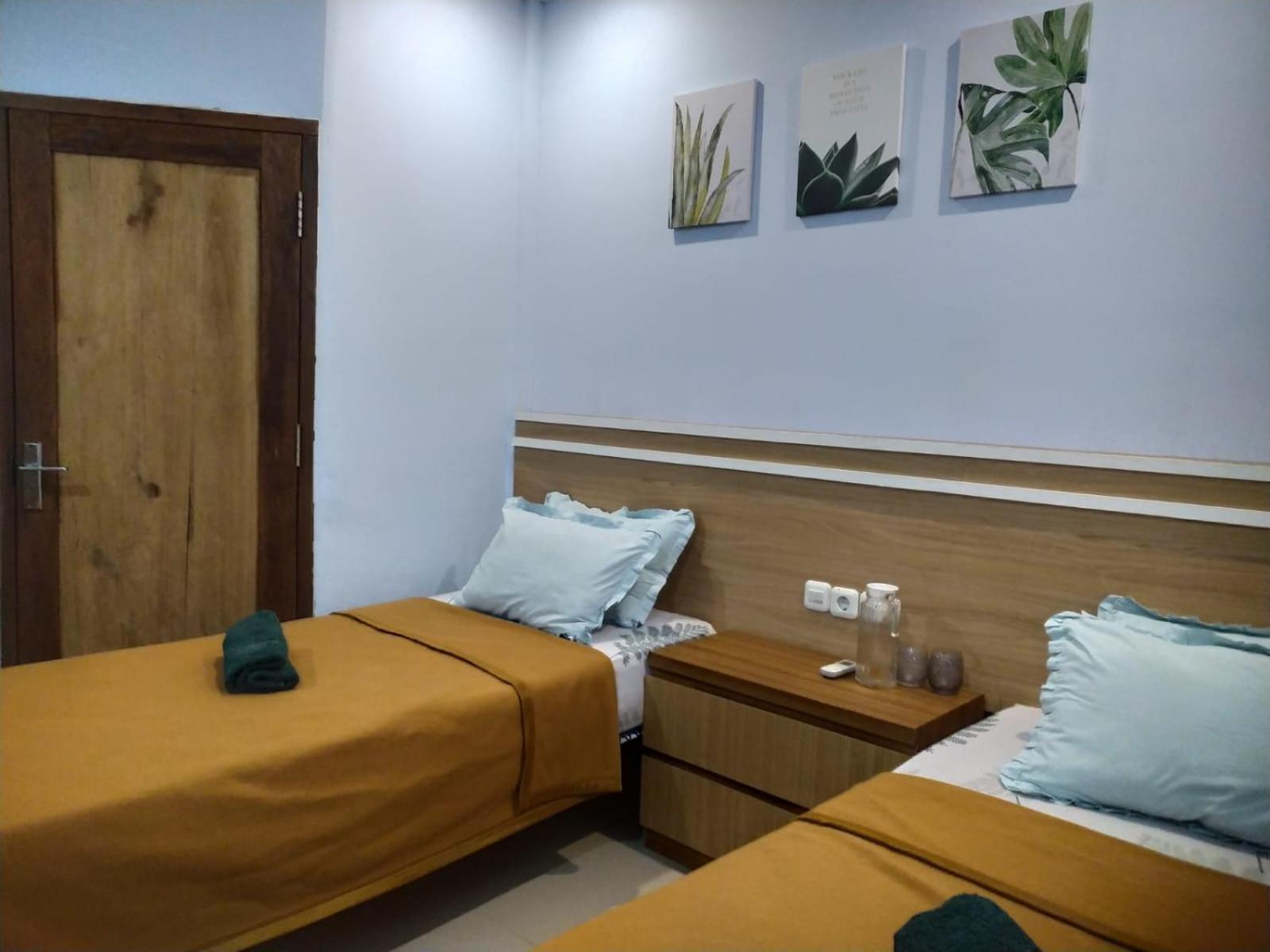 Merendeng Hostel Kuta Kuta  エクステリア 写真