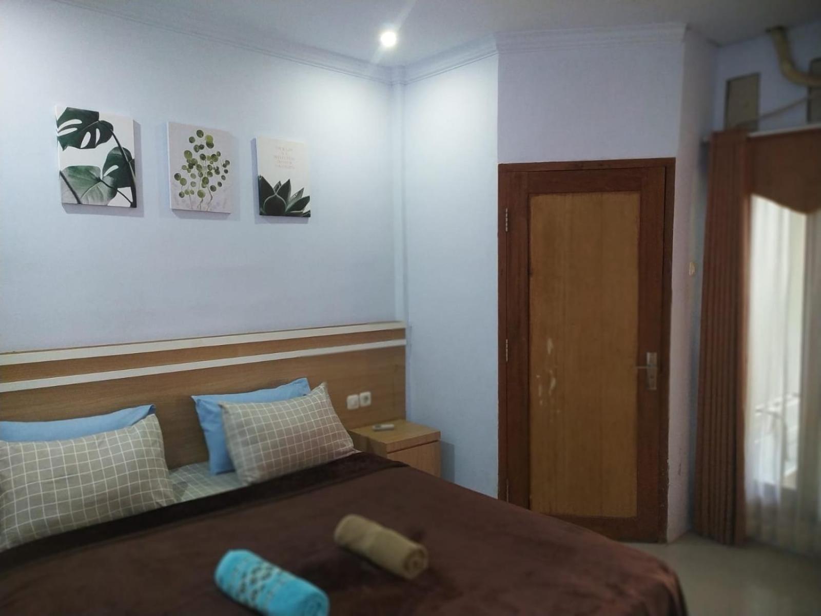 Merendeng Hostel Kuta Kuta  エクステリア 写真