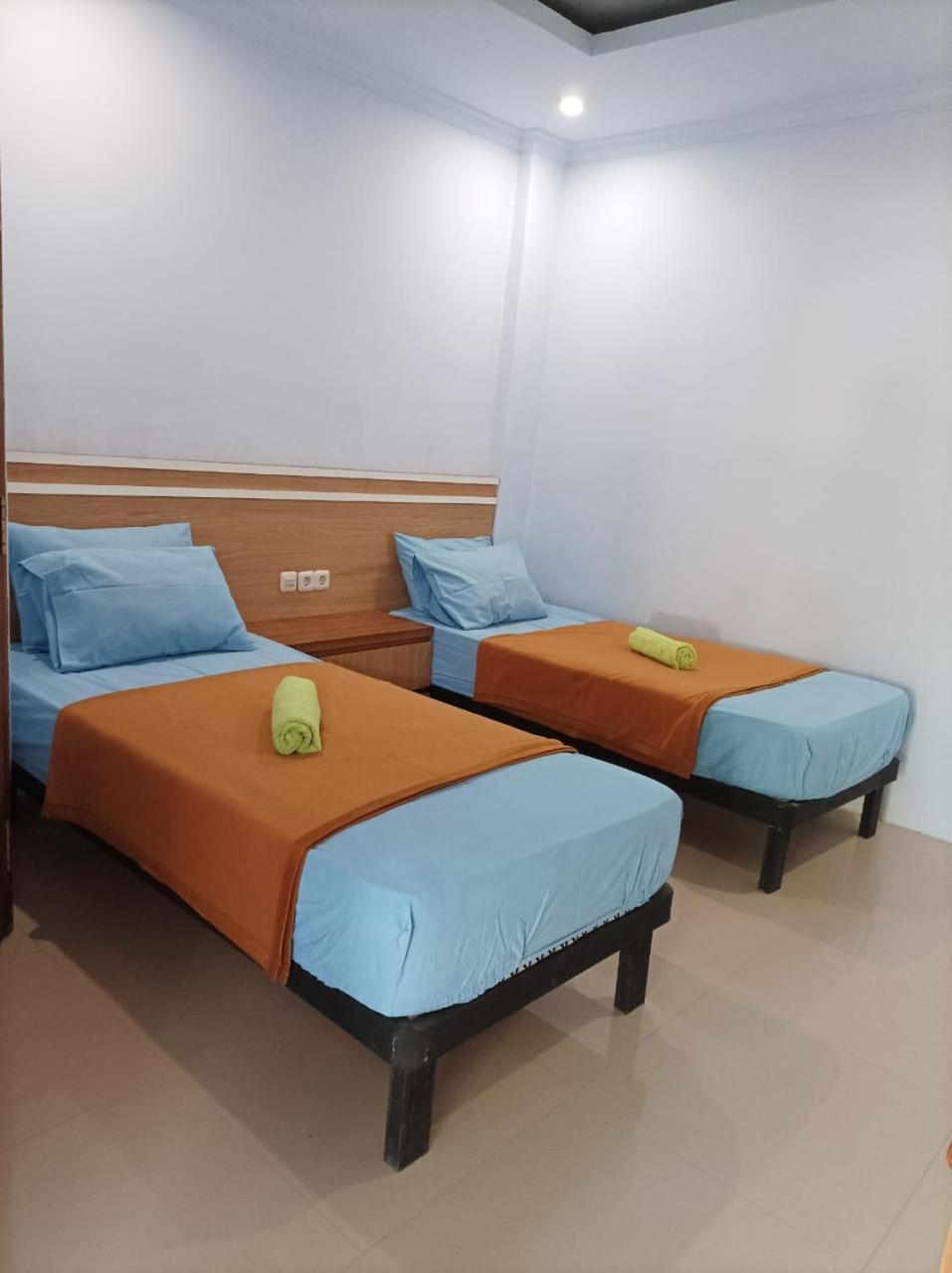 Merendeng Hostel Kuta Kuta  エクステリア 写真